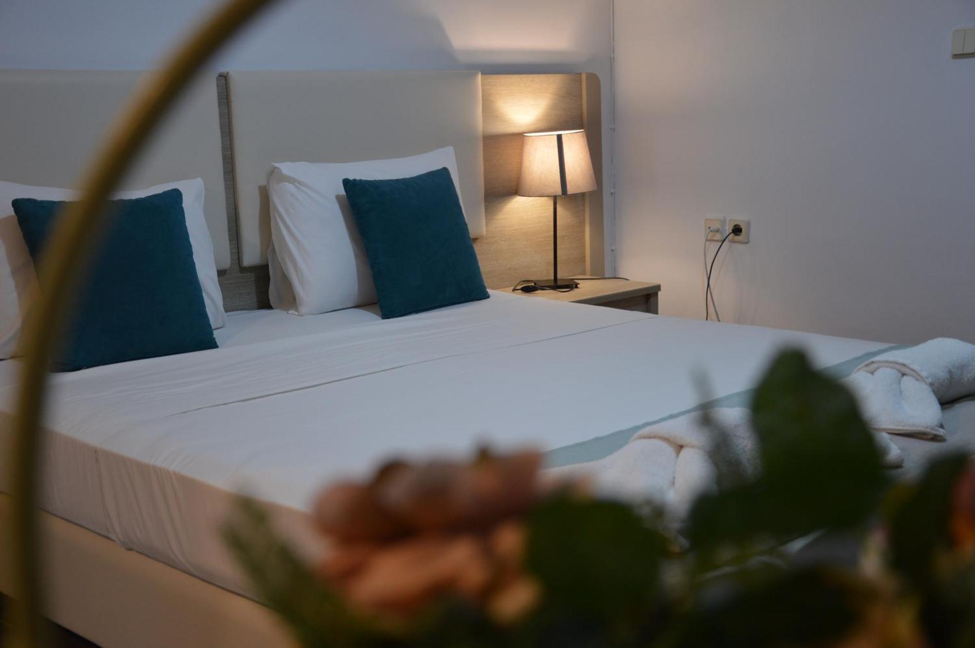 Aqua Mare Sea Side Rooms Nea Kallikrateia Екстер'єр фото