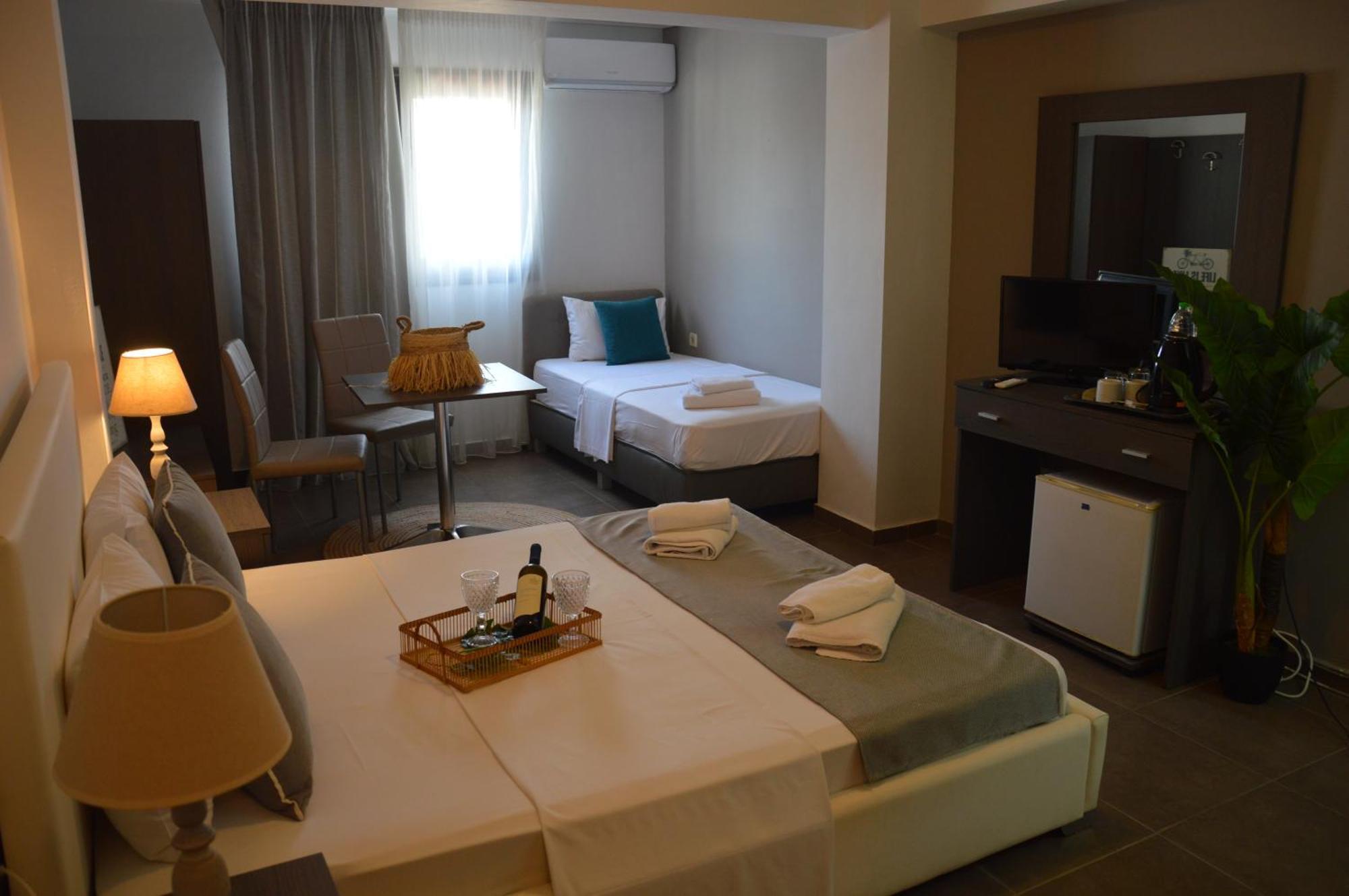 Aqua Mare Sea Side Rooms Nea Kallikrateia Екстер'єр фото