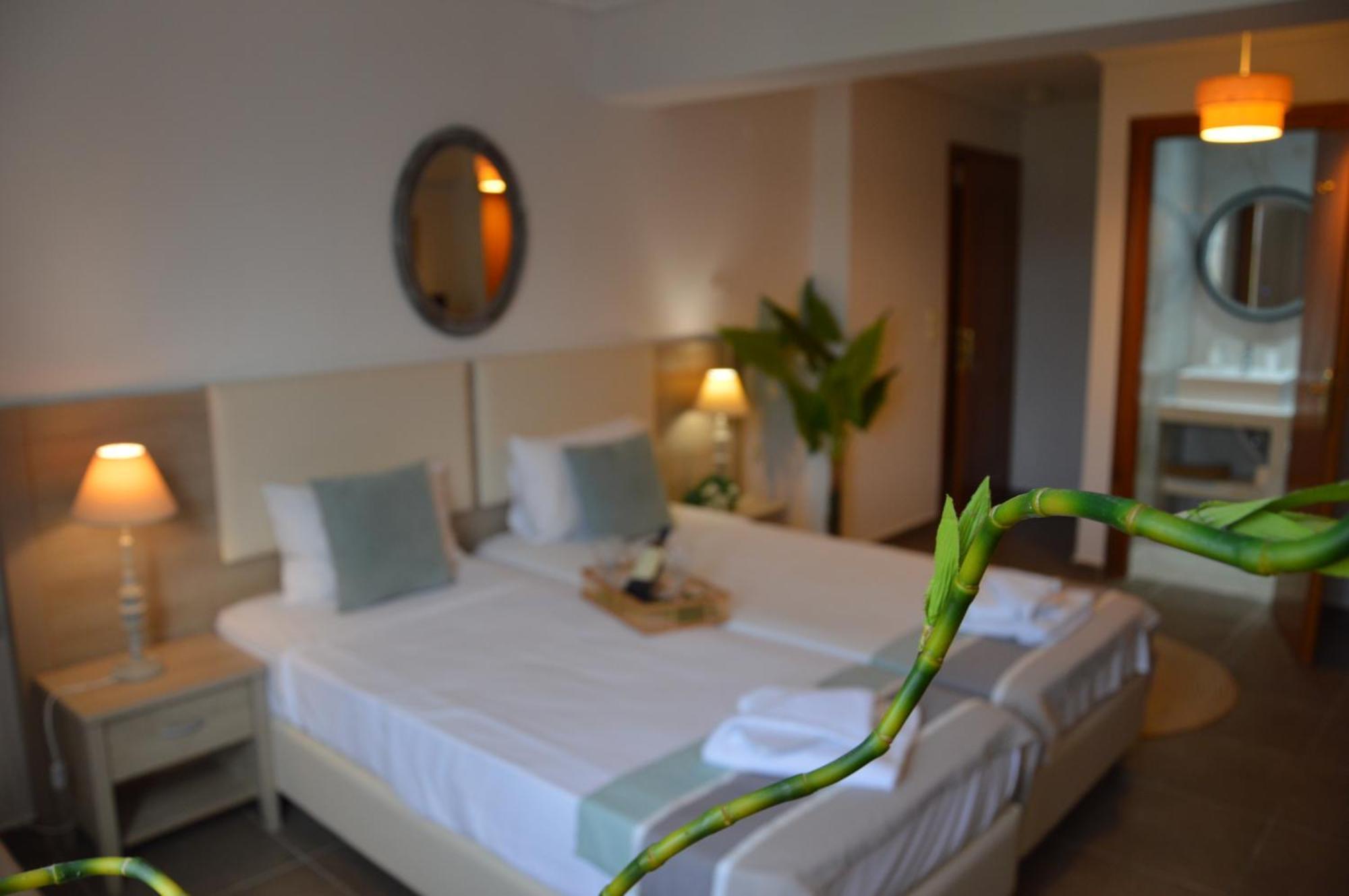 Aqua Mare Sea Side Rooms Nea Kallikrateia Екстер'єр фото