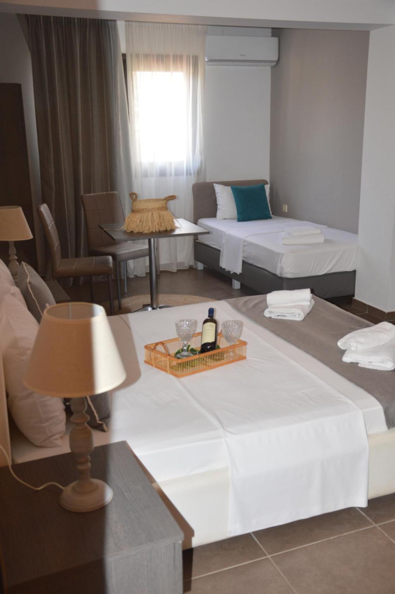 Aqua Mare Sea Side Rooms Nea Kallikrateia Екстер'єр фото